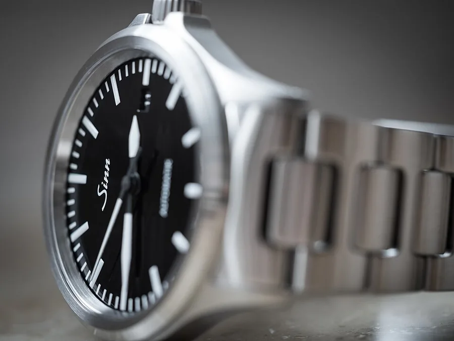 Sinn 556 I – Archivfoto des genannten Modells; konkrete aktuelle Konfiguration beim Hersteller prüfen.